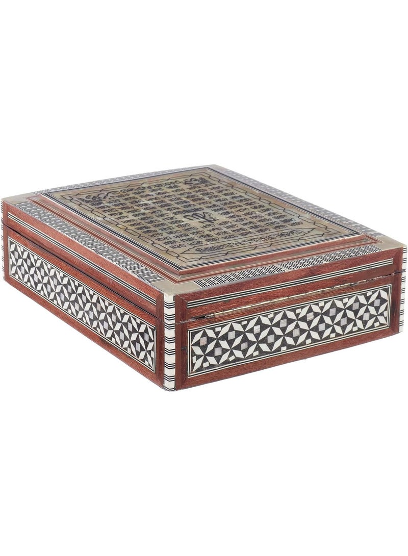 صندوق مصحف مع ترصيع صدف البحر - صندوق خشبي متعدد الألوان مصمم لحماية وتكريم القرآن الكريم، يتميز بزخرفة صدف طبيعي معقد لعرض مقدس من جازيل - Image 2